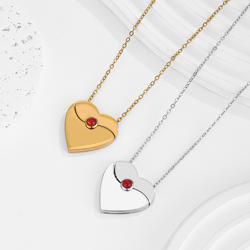 Collana con Ciondolo a Forma d - Birth Flower Necklace recensione e prezzo
