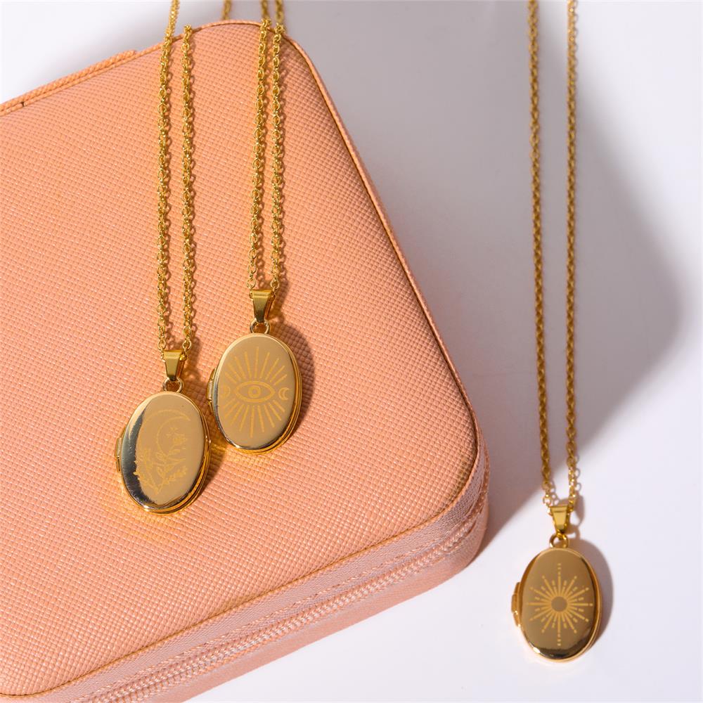Collana creativa con ciondolo  - Birth Flower Necklace recensione e prezzo